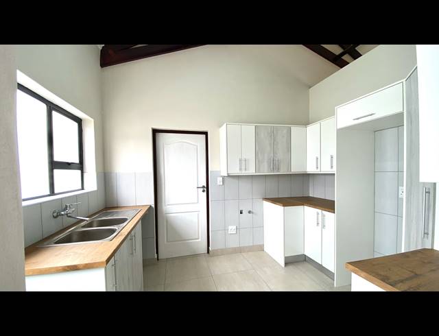 4 BEDROOM HOUSE FOR SALE IN ATLANTIC SANDS PRIVATE ESTATE